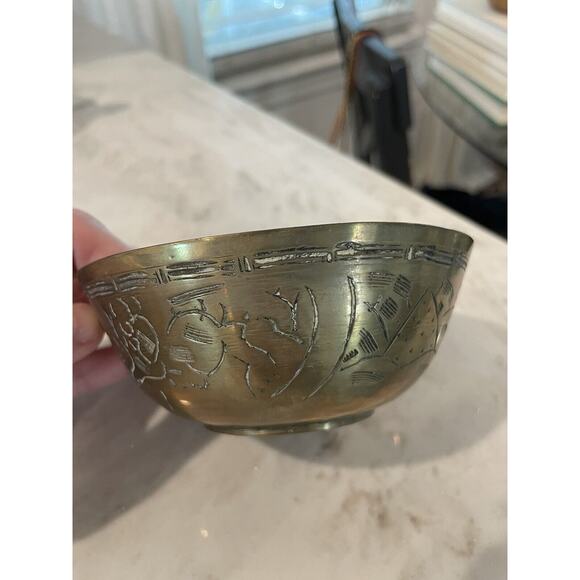 Vintage Engraved Brass Bowl Trinket Dish With Patina Shelf Decor 4.5”‎ Diameter - Picture 4 of 9